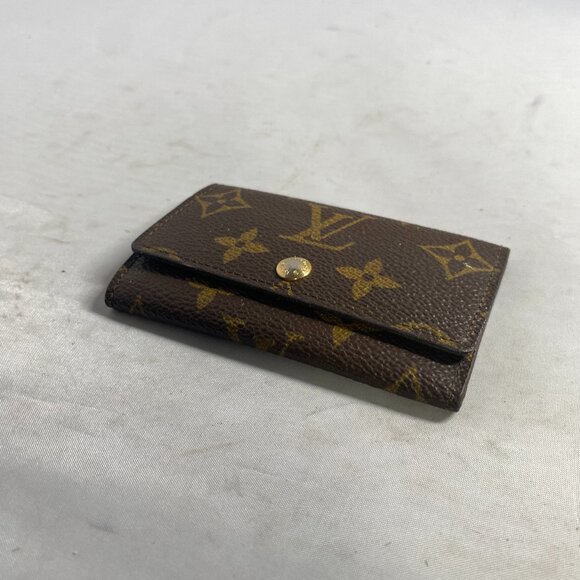 AUTHENTIC LOUIS VUITTON MULTICLES6 KEY CASE - Picture 1 of 4